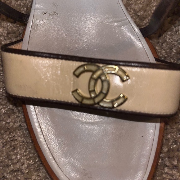 VINTAGE CHANEL HEELS - SIZE 8 🩵 - Picture 3 of 10